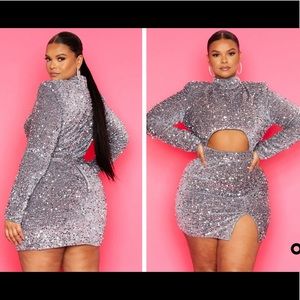 Plus Silver Sequin Cut Out Bodycon Dress
 
Size: 16